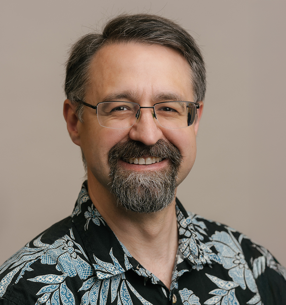 Headshot of Chris Borer